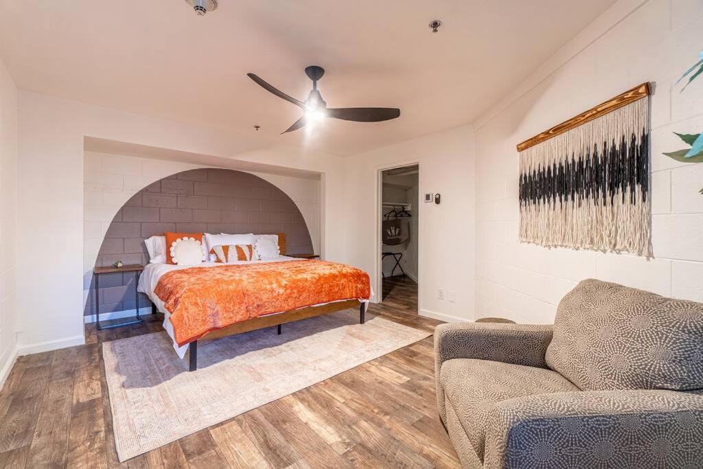 Stylish-serene Midtown Getaway: Retreat For Two Reno