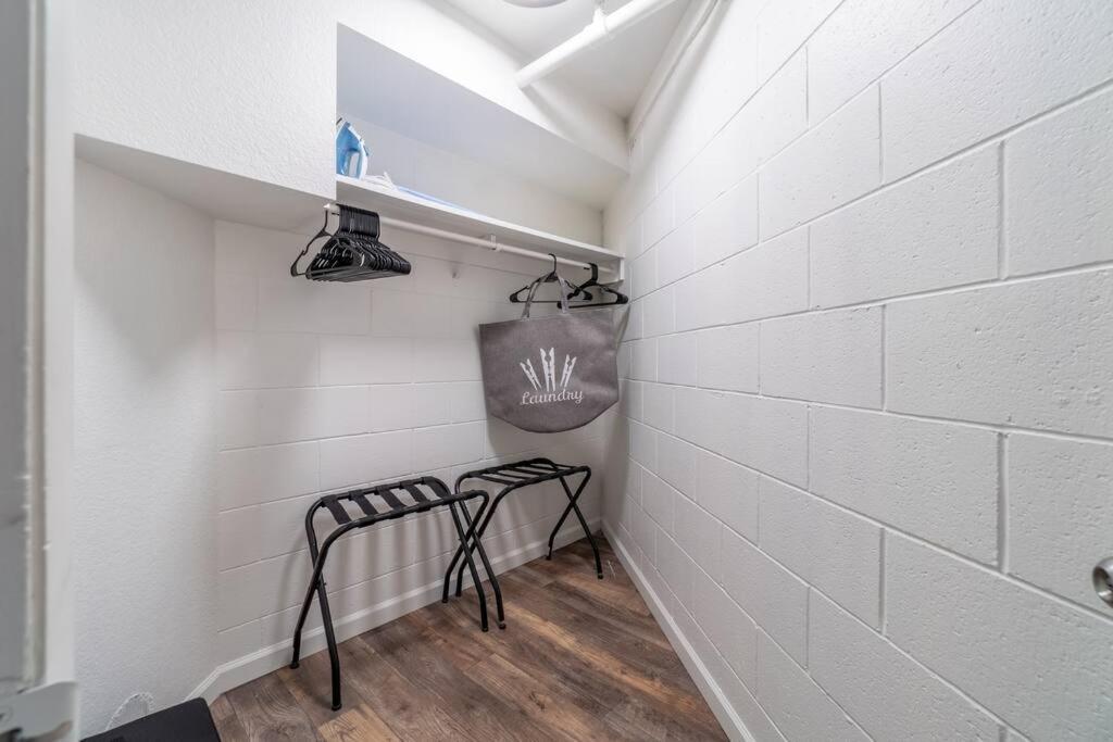 Apartment Stylish-serene Midtown Getaway: Retreat For Two *